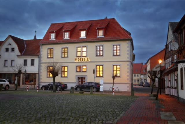 Hotel Am Markt Oebisfelde ภายนอก รูปภาพ